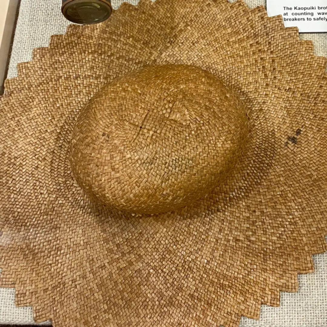 Lauhala hat